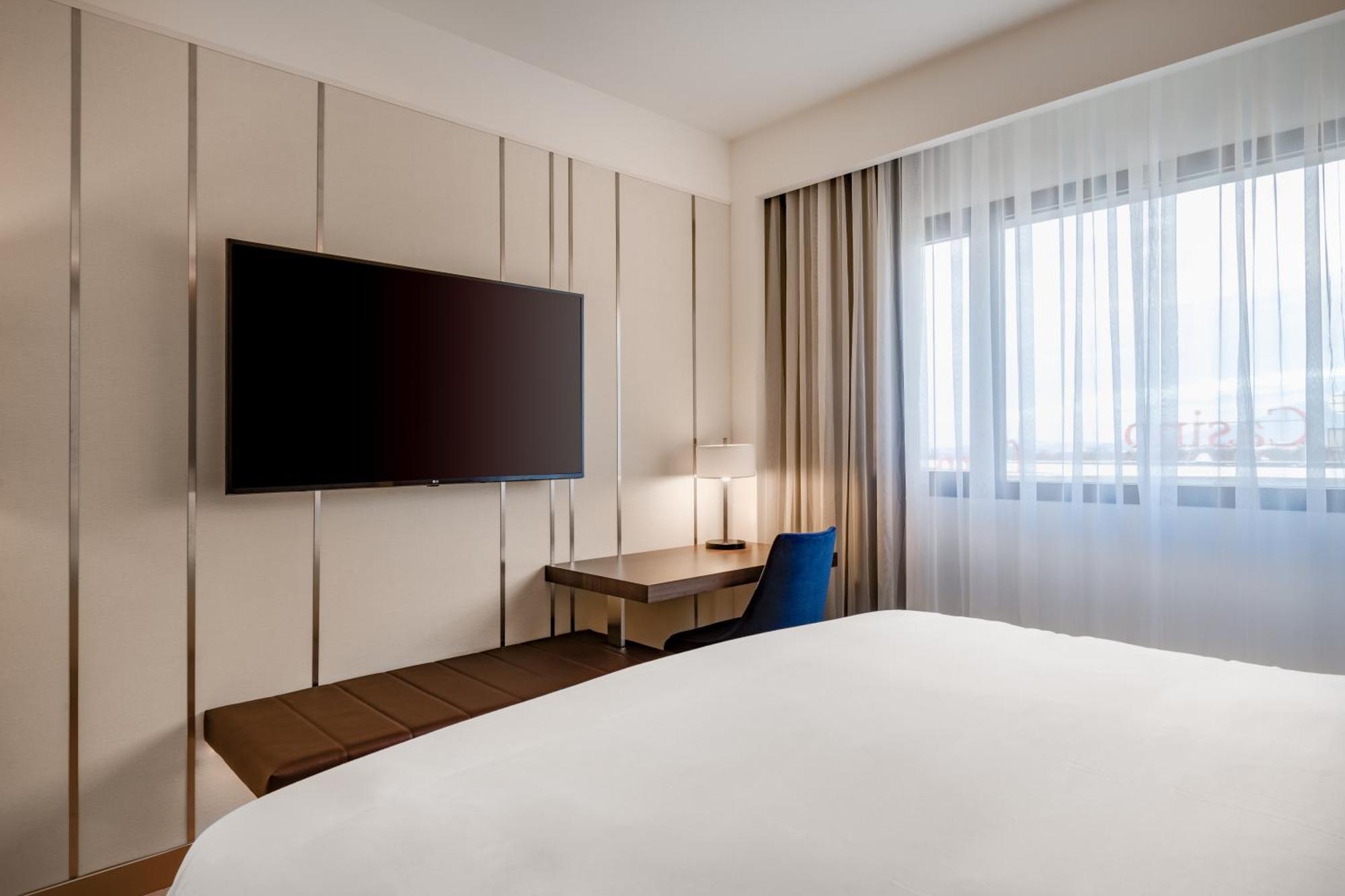 Ac Hotel By Marriott Saint-Julien-En-Genevois Exterior photo