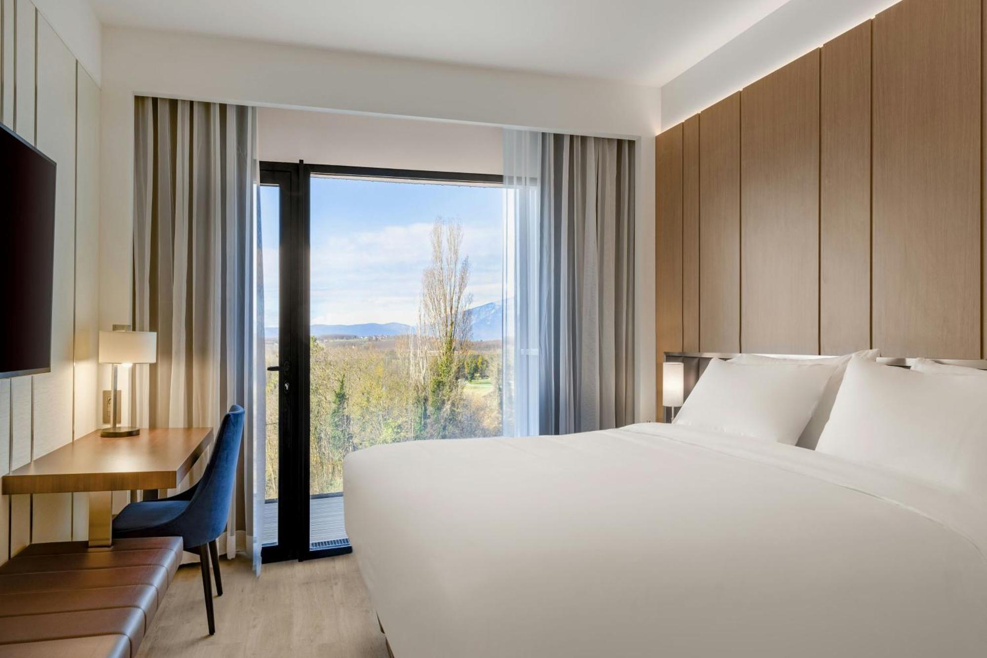 Ac Hotel By Marriott Saint-Julien-En-Genevois Exterior photo