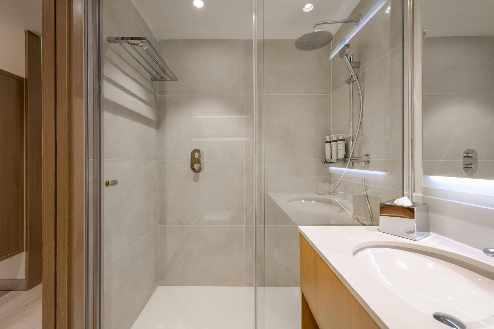 Ac Hotel By Marriott Saint-Julien-En-Genevois Exterior photo