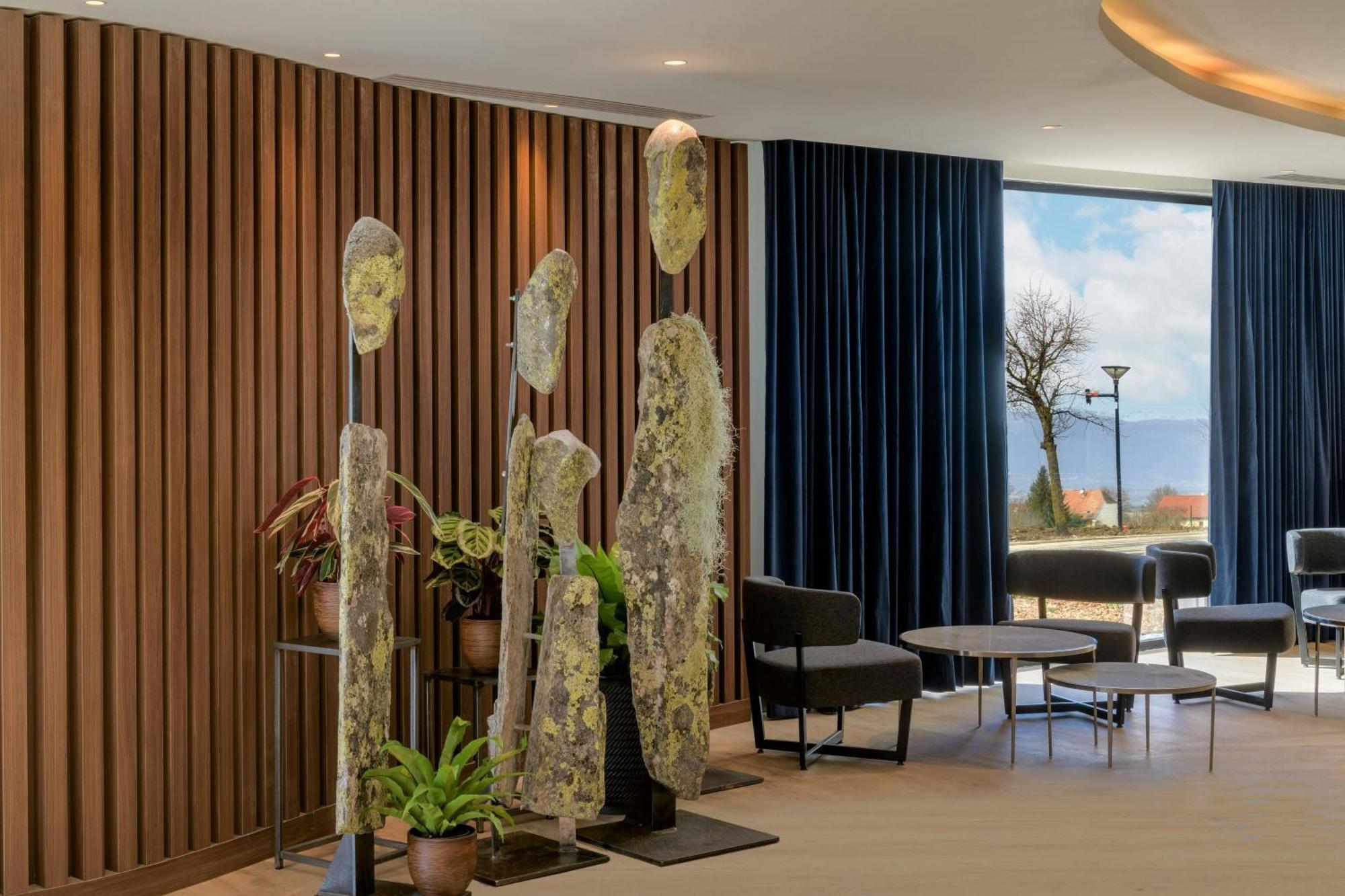 Ac Hotel By Marriott Saint-Julien-En-Genevois Exterior photo